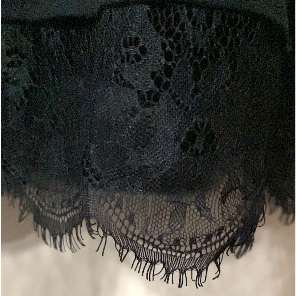 2/$13🌼LANE BRYANT Graphic Tee With Lace Trim🌼 - Picture 7 of 11